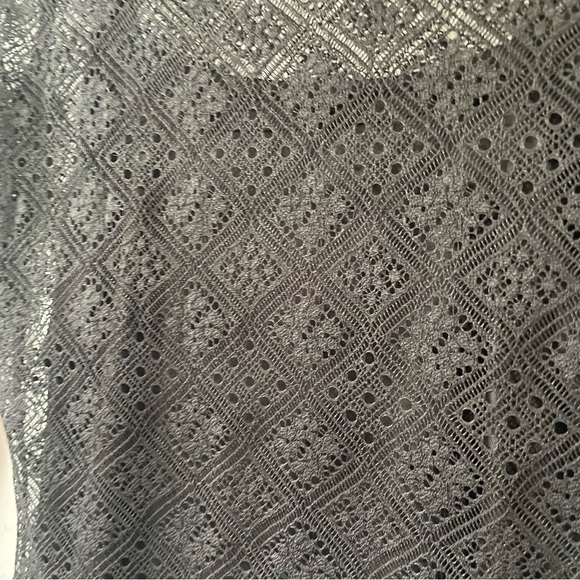 Le château NWOT- beautiful lace black top xtra small - Picture 5 of 7